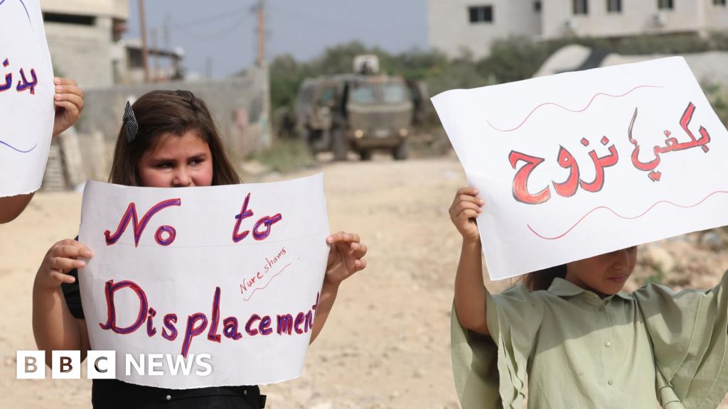 BBCWorld's tweet card. A Human Rights Watch report claims Israel’s forcible displacement of residents from three refugee camps violates international humanitarian law.