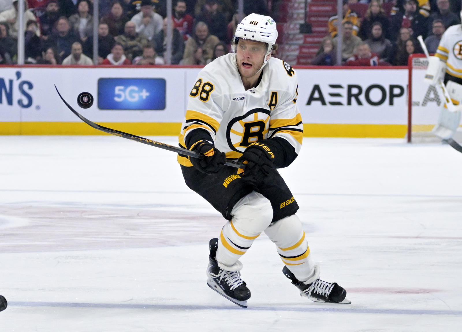 rustymac26's tweet card. The Boston Bruins' road trip to California continues, as the banged-up Bruins head into Los Angeles to take on the Los Angeles Kings.