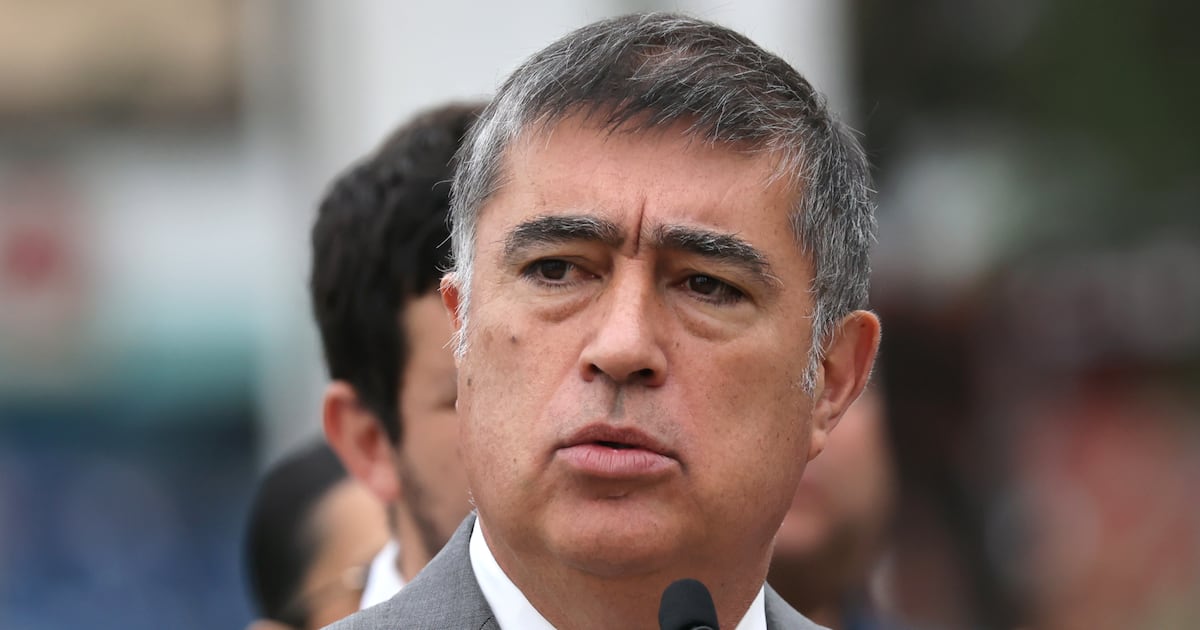 latercera's tweet card. El alcalde detalló que las docentes agredidas habían recibido amenazas previas y solicitó medidas de protección urgentes.