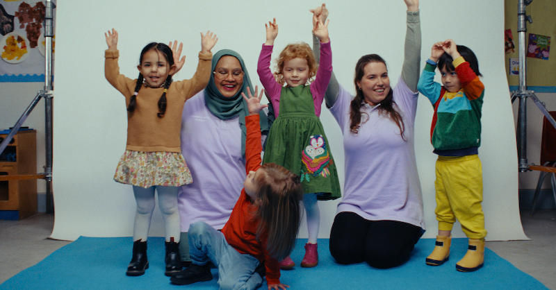 bphillipsonMP's tweet card. Working with small children is a big deal. See how you can get a job that makes a difference by helping to give children the best start in life.