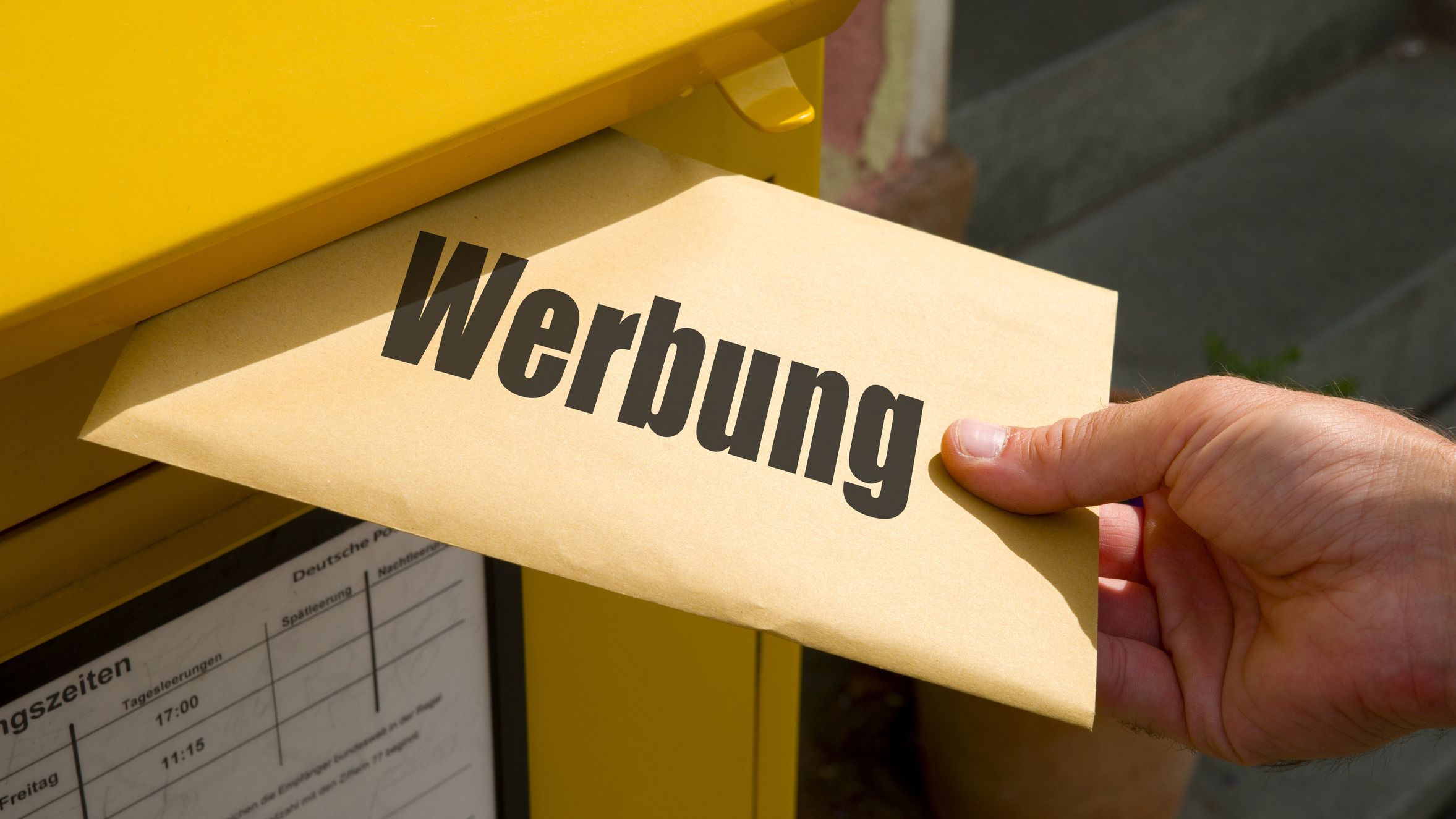 sophisolutions's tweet card. „Dialogmedien stehen weiter hoch im Kurs“, sagt der Dialogmarketing-Monitor der Deutschen Post. 18,4 Milliarden Euro fließen in Dialogmedien. Das sind 46 Prozent des Gesamtwerbekuchens, nicht zuletzt...