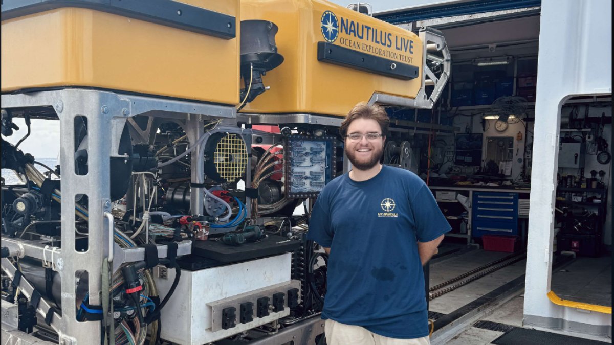 EVNautilus's tweet card. OET proudly welcomes Esteban Jose Juan Torres to the Corps of Exploration as part of the Science & Engineering Internship Program. This internship program supports community college, undergraduate,...