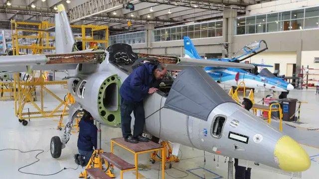 PostaAero's tweet card. La empresa estatal padece un rojo operativo y financiero que la mantiene al borde del cierre. Busca alternativas de negocios en el exterior