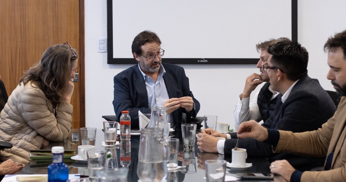 nancypazosok's tweet card. El organismo que conduce Lavagna corrigió sin explicaciones los dos meses previos del índice de actividad económica y evitó la recesión técnica.