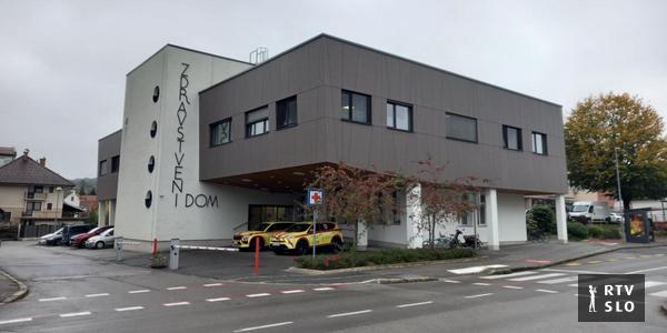 SindikatFides's tweet card. ZD Vrhnika bo do konca leta ostal brez še enega zdravnika družinske medicine, ena pediatrinja je že odšla, ena še bo. Brez zdravnika in pediatra bo tako ostalo še 1557 odraslih in 1131 otrok....