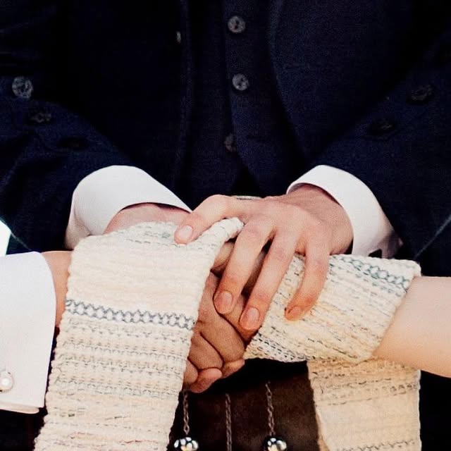 CSaboDesigns's tweet card. Cassandra Sabo Designs | Textile Designer | Weaver | Educator (@csabodesigns) • Instagram photos...