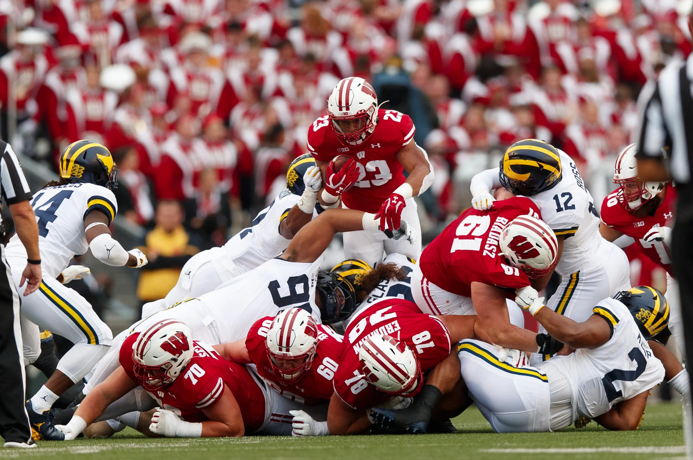 LeagueWinnersCF's tweet card. Get the ultimate Michigan vs. Wisconsin 2025 preview! Discover key players, game strategies, and predictions for this Big Ten showdown.