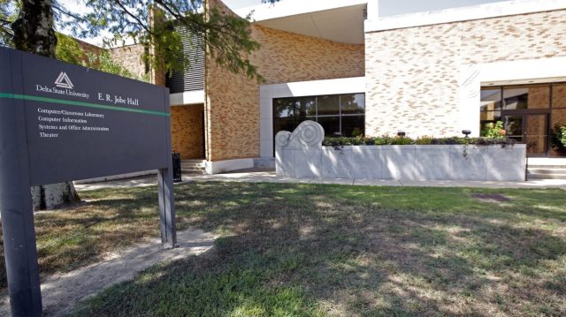 WGNNews's tweet card. The family of a Black student found hanging from a tree at Delta State University in Cleveland, Mississippi, is requesting an independent autopsy to identify the true cause of death.