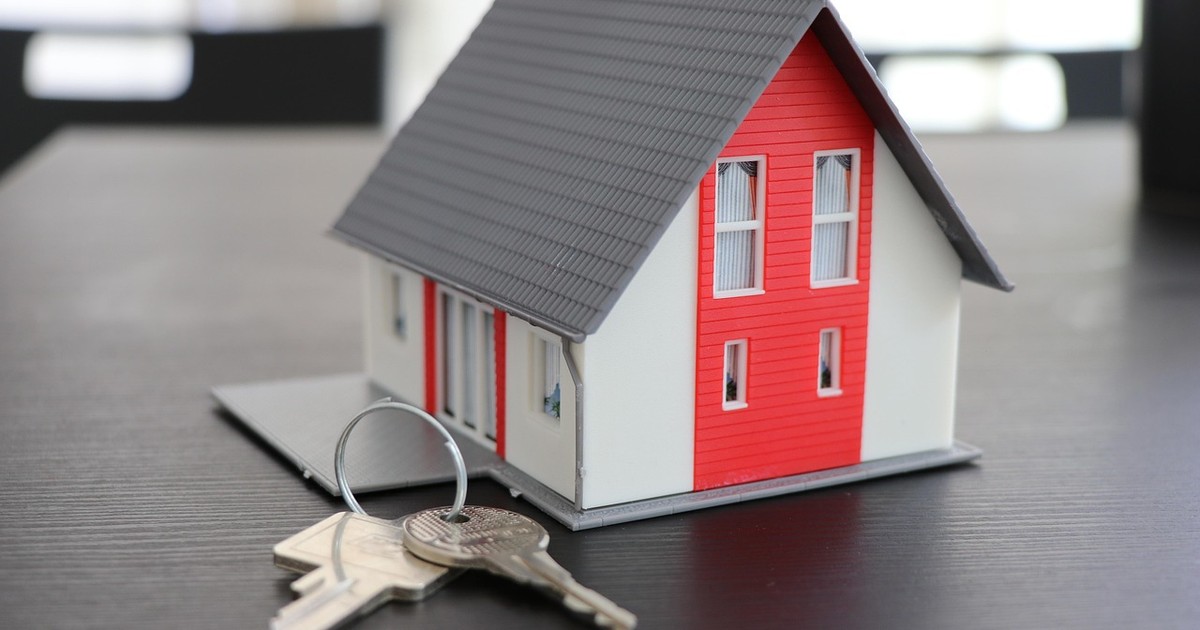 blikkhu's tweet card. A további könnyítések részeként az önkormányzati lakások megvásárlására is kiterjesztik a három százalékos fix lakáshitel lehetőségét. Azzal a kedvezménnyel, hogy az önkormányzat a lakást a főszabá...