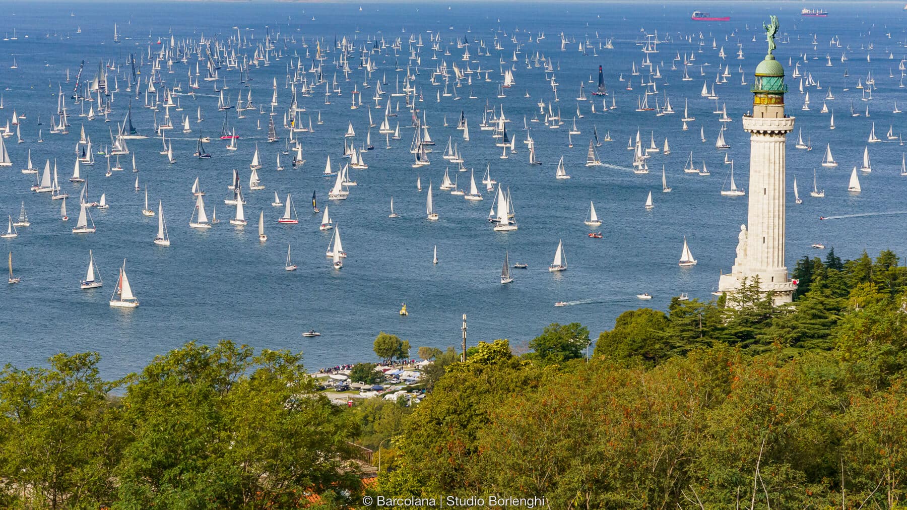 Sea_Help's tweet card. FVG Marinas lädt Sie ein: Entdecken Sie die besten nautischen Events im Herbst. Von NAUTILIA bis zur Barcolana. Jetzt mehr erfahren!
