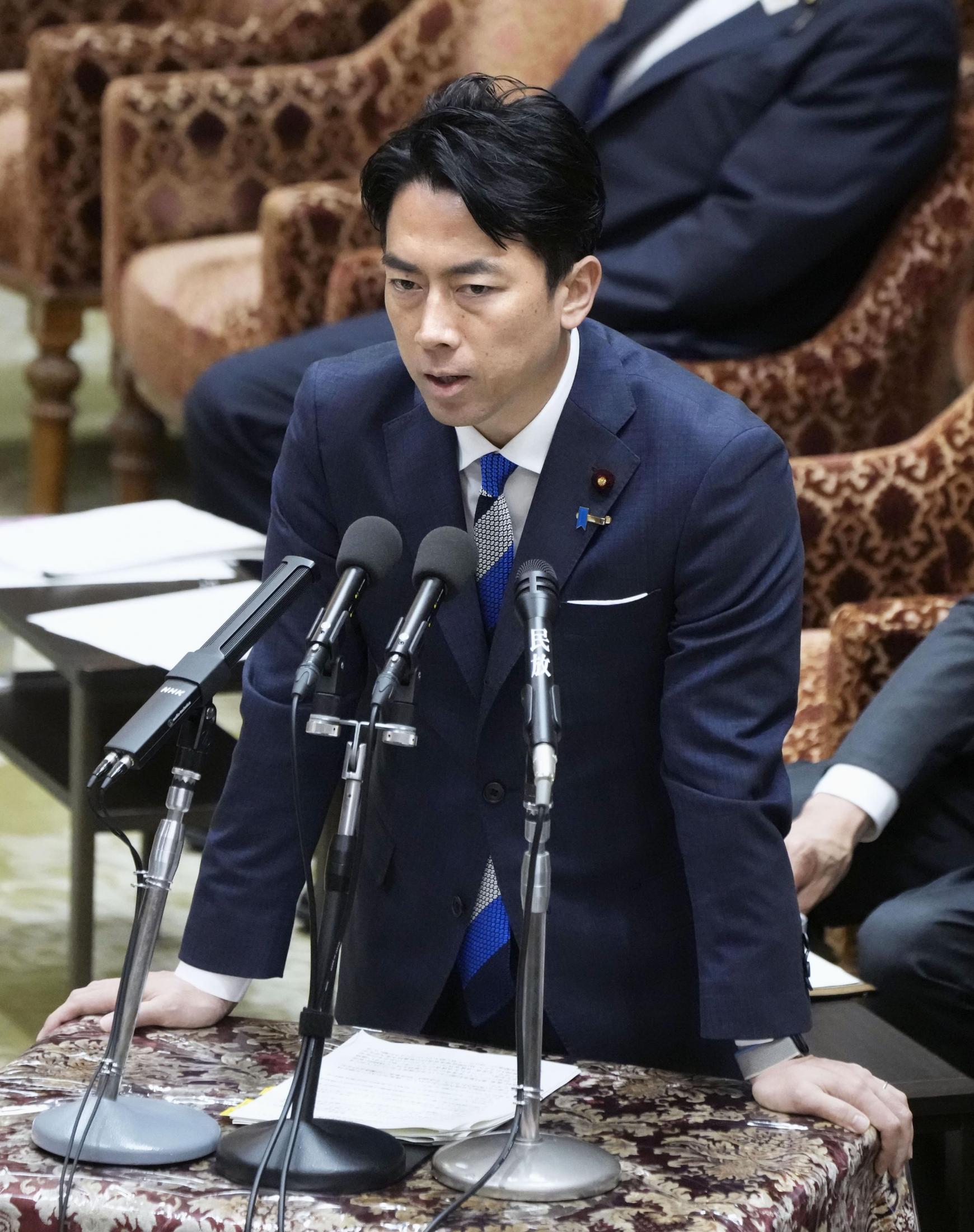 Lineko4's tweet card. 　小泉進次郎農相が、コメの緊急輸入に踏み込んだ。6日の閣議後記者会見で「ほかの産品が足りない時は当然やっている」と指摘し、卵やキャベツを例に挙げた。コメの輸入は日本政府が守ってきた「聖域」だが、小泉