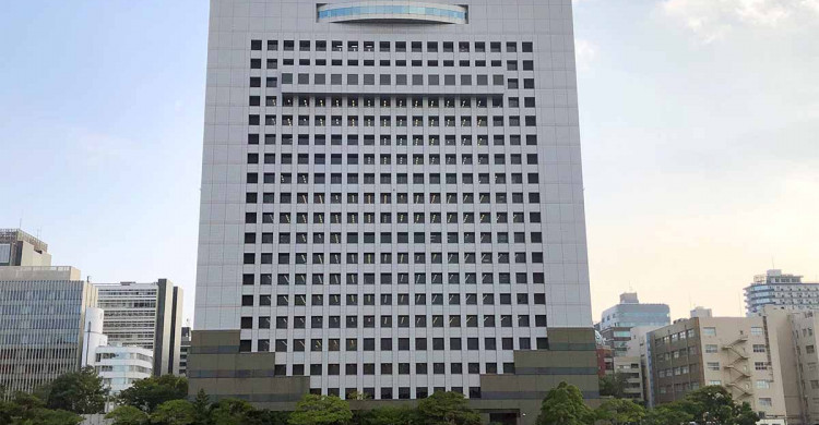 KJvdcYYG7rONyUl's tweet card. インターネットの投稿サイトに特定の人物を侮辱する内容の投稿をしたとして、神奈川県警が名誉毀損（きそん）の疑いで、投稿者の「暇空茜」と名乗る匿名アカウントの男性を追送検したことが２１日、関係者への取材で分かった。追送検は２０日付。関係者によ…