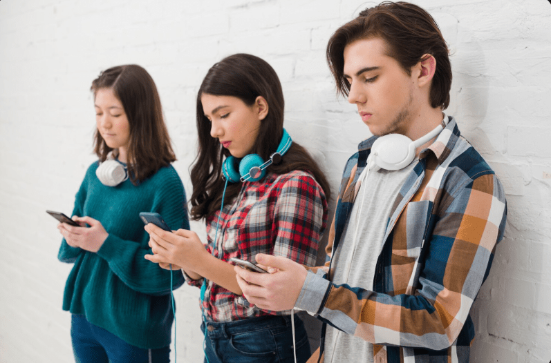 MVIEW_MX's tweet card. La Generación Z, integrada por jóvenes nacidos entre 1997 y 2012, destaca por su visión digital, compromiso social y atención al bienestar mental, de acuerdo con información de BBVA.