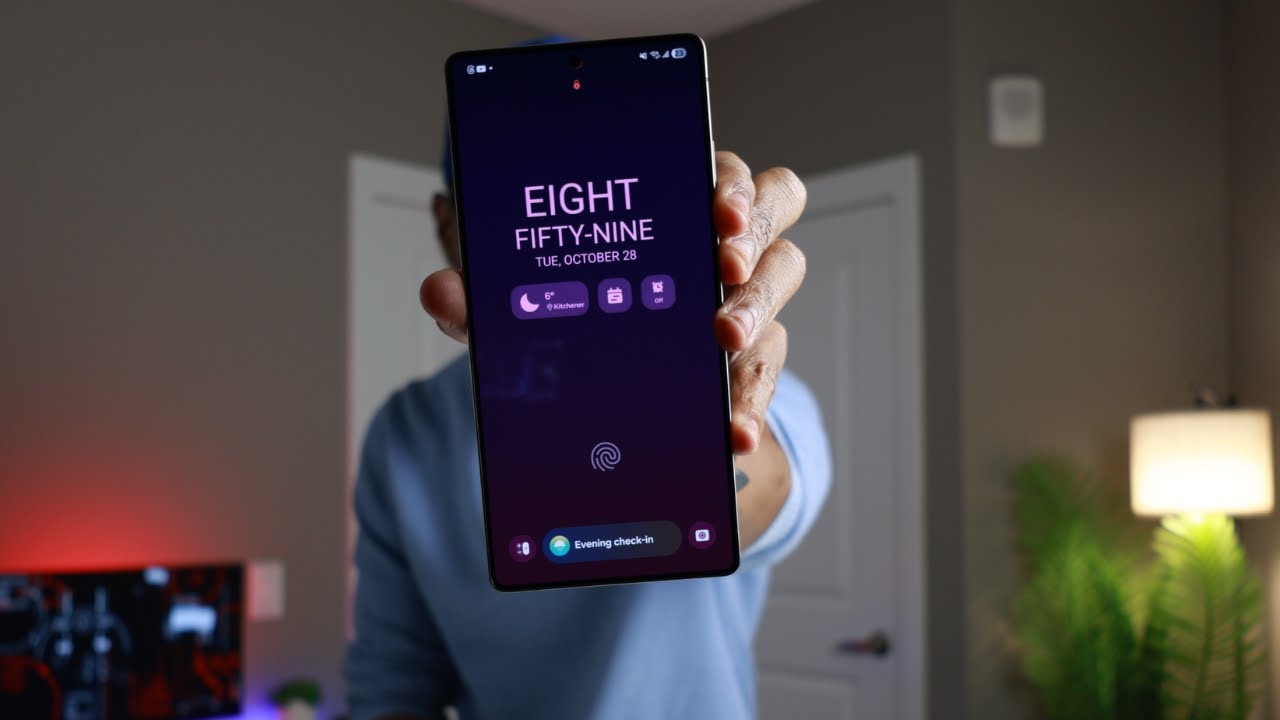 TheTechKitchen's tweet card. Samsung Good Lock Clock Face: MUST TRY Customization!