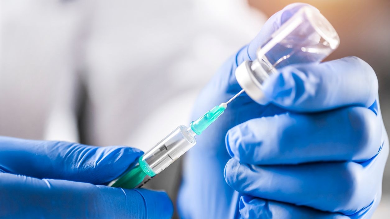 herby6365's tweet card. Das Grippeimpfprogramm wird 2025/26 ausgeweitet: In Wien stehen mehr Impfdosen und ein zusätzliches Impfzentrum kostenlos zur Verfügung.