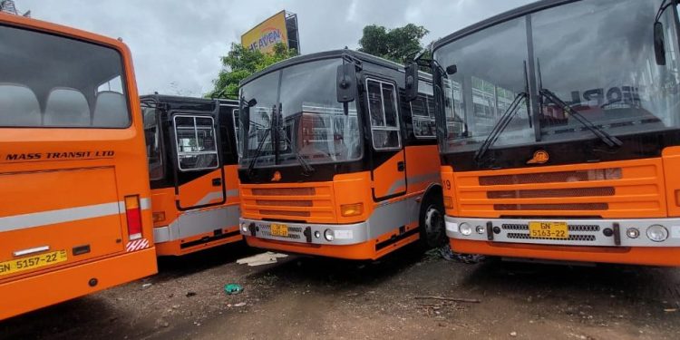 ATLFM1005's tweet card. The government has announced plans to procure 500 new buses to boost the operations of Metro Mass Transit Limited (MMTL)