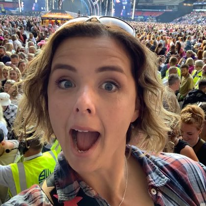 Tweet card summary image