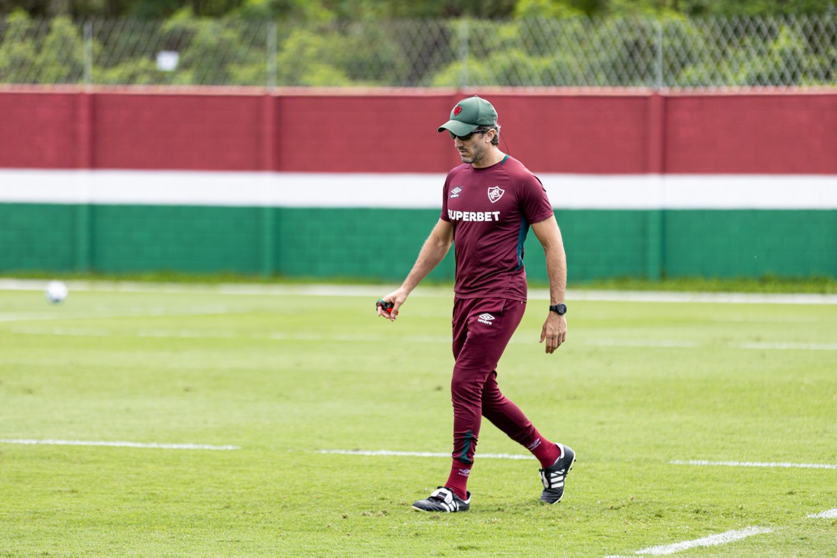 lucasvdsribeiro's tweet card. Após a atuação de gala na vitória sobre o Atlético-MG antes da data Fifa, tricolor amargou derrotas para Mirassol e Vasco