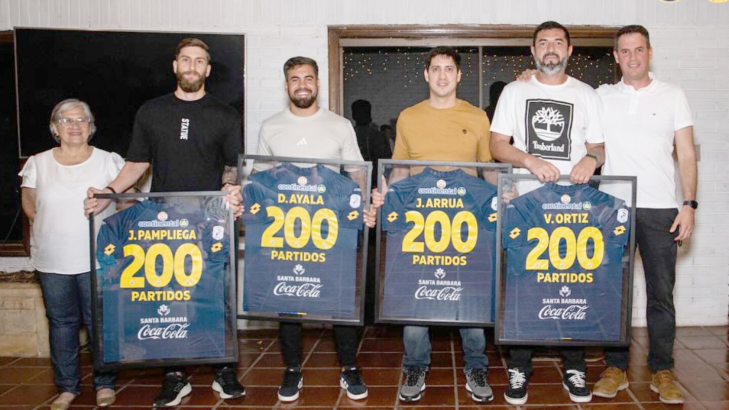 d10paraguay's tweet card. El cuerpo técnico de José Arrúa se ha consolidado en el Sportivo Trinidense y desde su ascenso a Primera División ha cumplido con objetivos históricos para la institución del barrio Santísima...