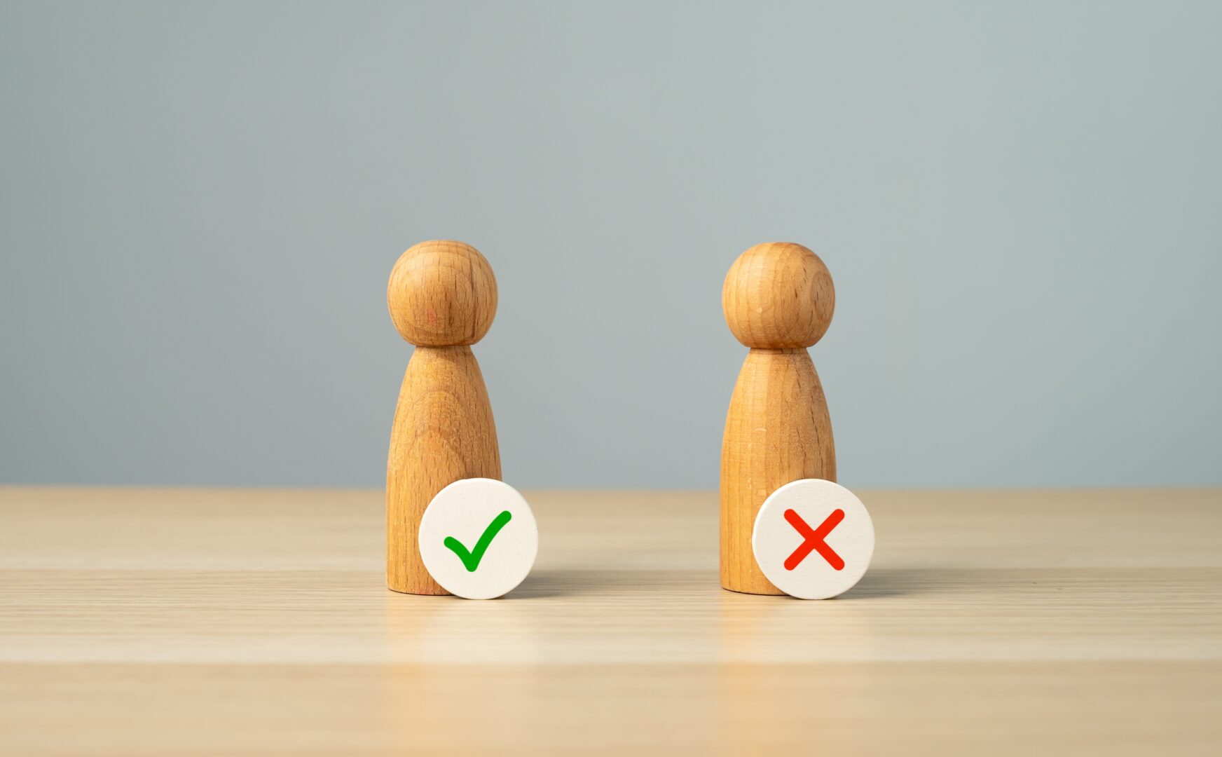 gimenezbarbat's tweet card. La Teoría Crítica de la Raza (TCR en inglés) es una ideología identitaria que busca dar una explicación a las inequidades raciales en EE.UU. Su tesis es