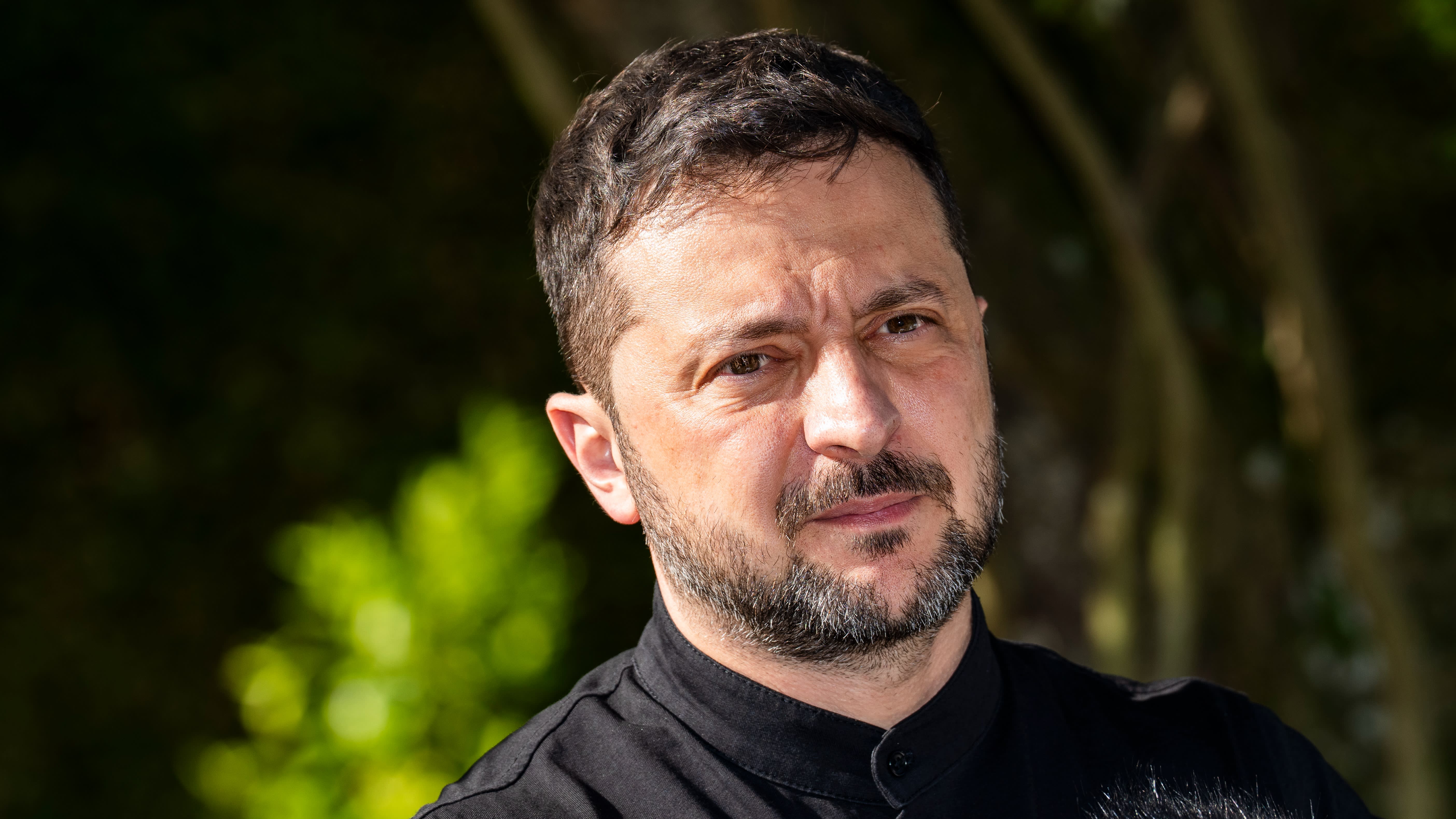 FT's tweet card. Hardline message over US-Russia plan at volatile meeting in Kyiv sparks alarm among European allies