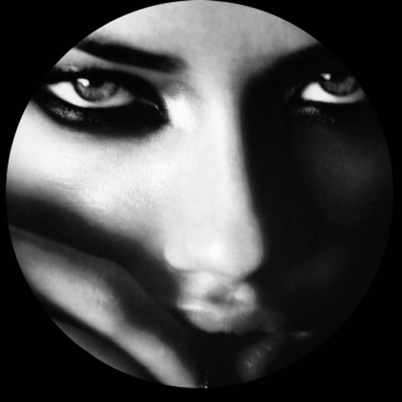 Urholywitch's tweet card. Chat anonymously with miisir now!