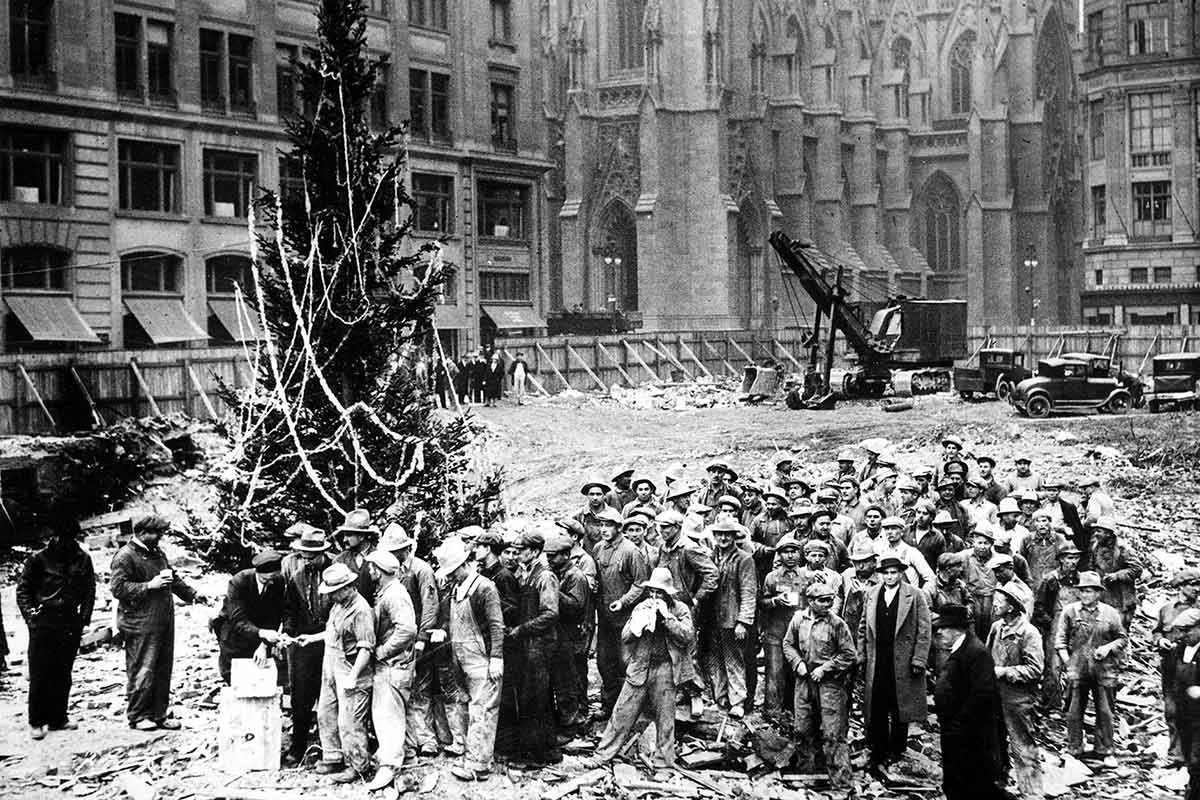 manifestouk's tweet card. The day after Christmas, all those holiday decorations go from being celebratory decor to an impending task: “Take me down,”...