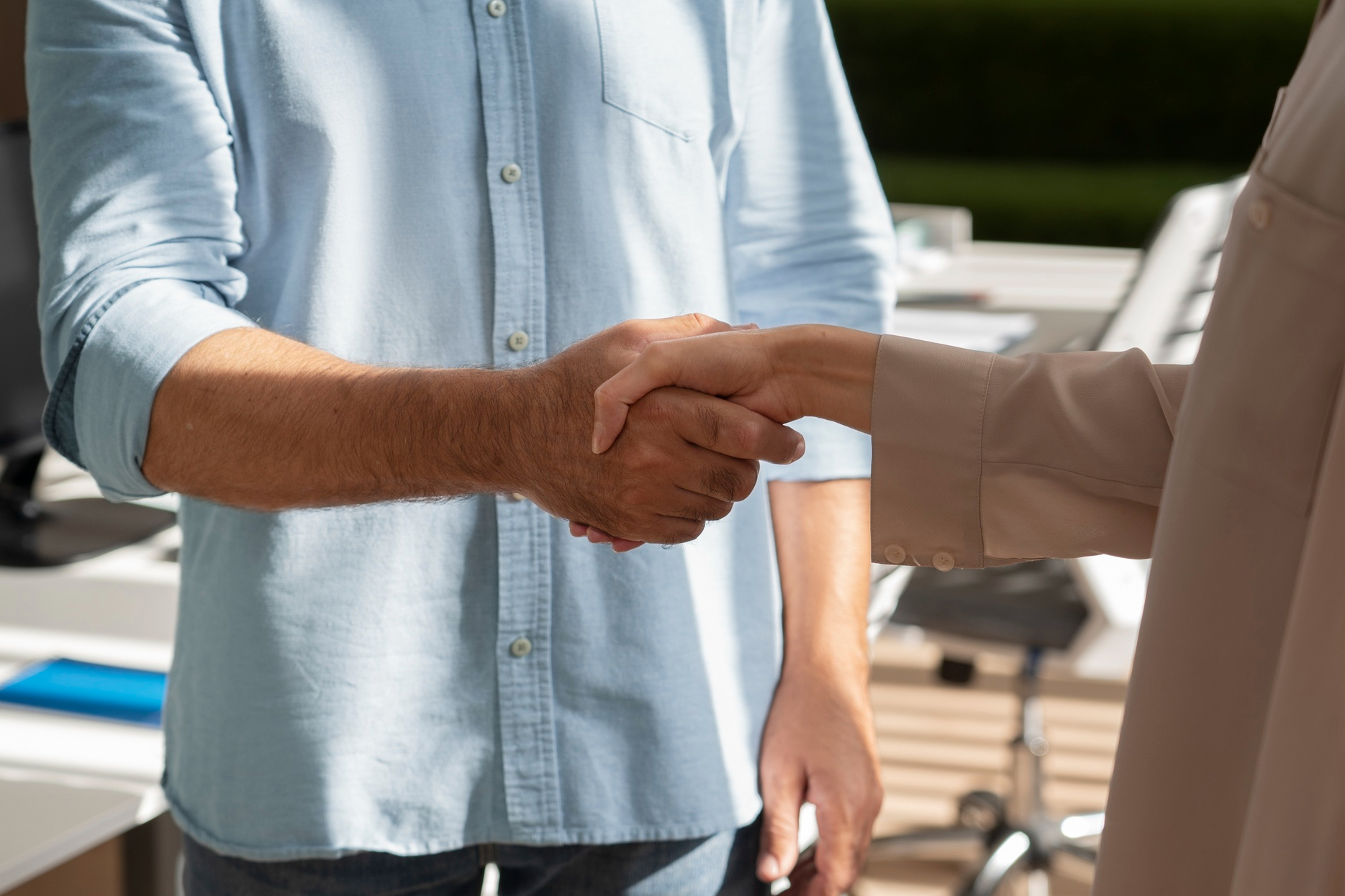 CNotarialCLM's tweet card. «¿Qué te sugiere la idea de acudir al notario?», le preguntaba a mi sobrina en su primer año de universidad. Su respuesta fue: “Es algo serio y formal, en el buen sentido. Cuando vas al notario...