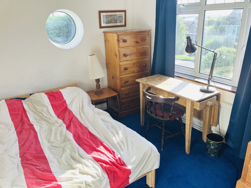 davethompsonha's tweet card. Shoreham-by-Sea : £160 pw (inc bills). The dual aspect double room is on the ground floor of a South facing house, in a quiet area. Shoreham by Sea...