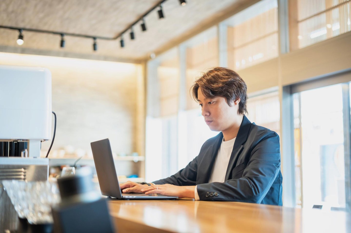 techzen_taro's tweet card. ■募集内容■ SESのエンジニアを募集します。 SESを中心に、客先のプロジェクトに参加する形で業務を行っていただきます。 ※本募集記事は...