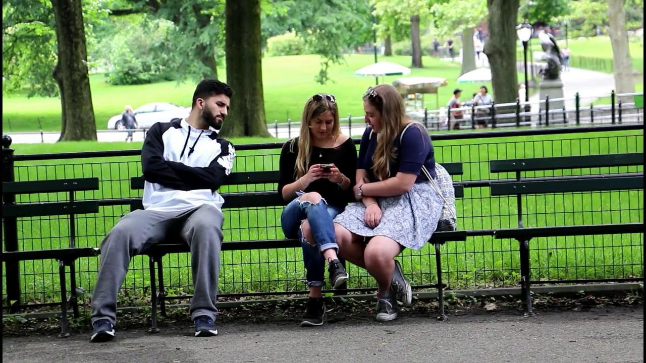 amr_mokhtar's tweet card. Bad Habits in Public - شوية عادات غلط مع الناس في الشارع