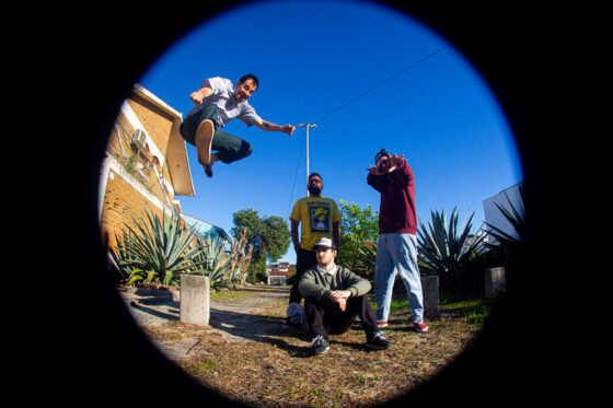 BlogNoiseRed's tweet card. A banda Marinas Found lançou no dia 18 de novembro o single ‘Cidades Vizinhas’ em colaboração com Rodrigo Lima, vocalista do Dead Fish. A faixa marca o encontro entre duas gerações do hardcore...