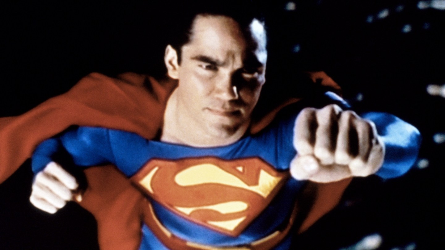 THR's tweet card. The former Superman takes issue with the director's comments about the new movie being an immigration allegory: "We know Superman is an immigrant — he's a freaking alien."
