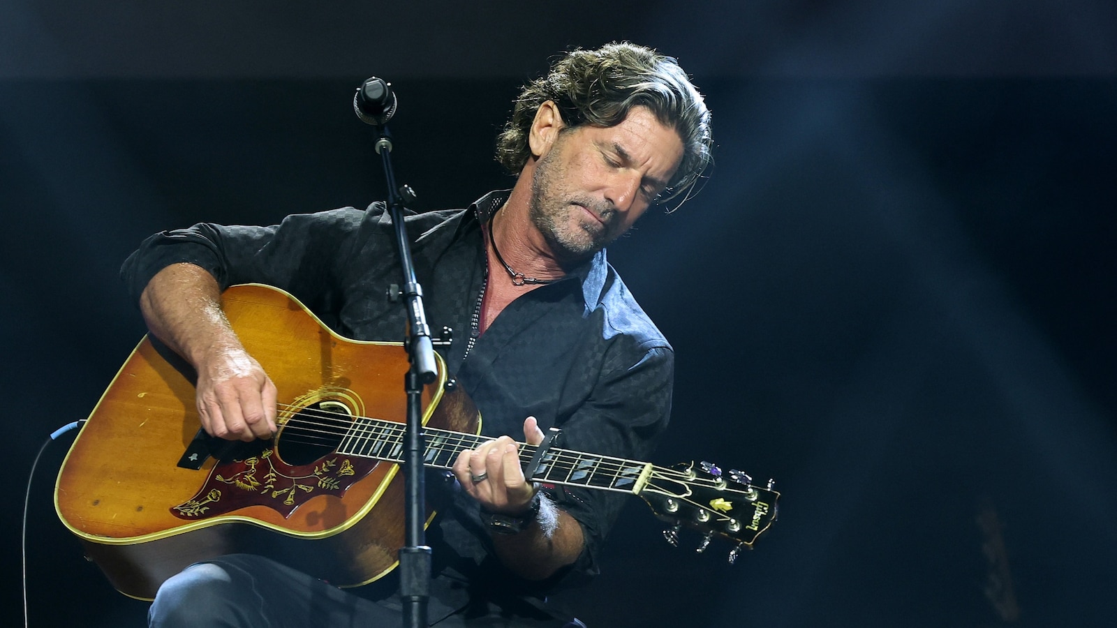 ABC's tweet card. Songwriter Brett James was one of three people killed in a small plane crash in North Carolina, according to multiple people close to him.