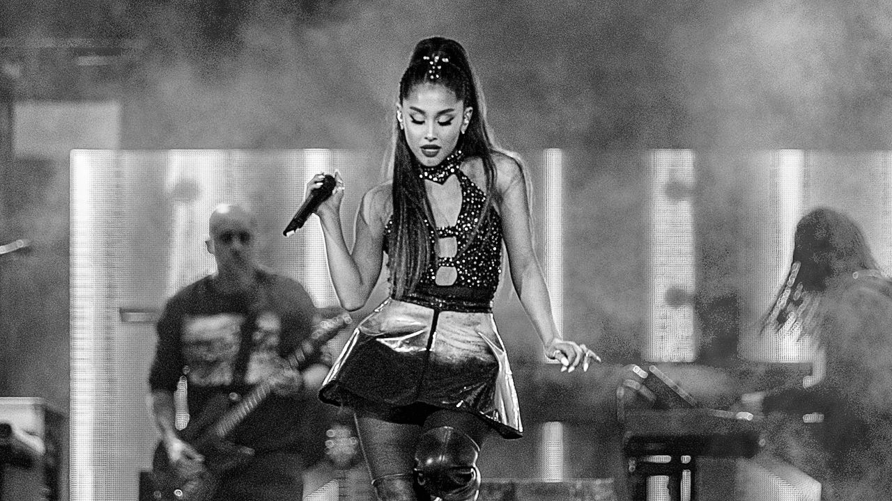 corentin_monot's tweet card. Grande suggests that, if the ache is going to be out there online anyway, why not lay it bare for people to see and hear and meme?