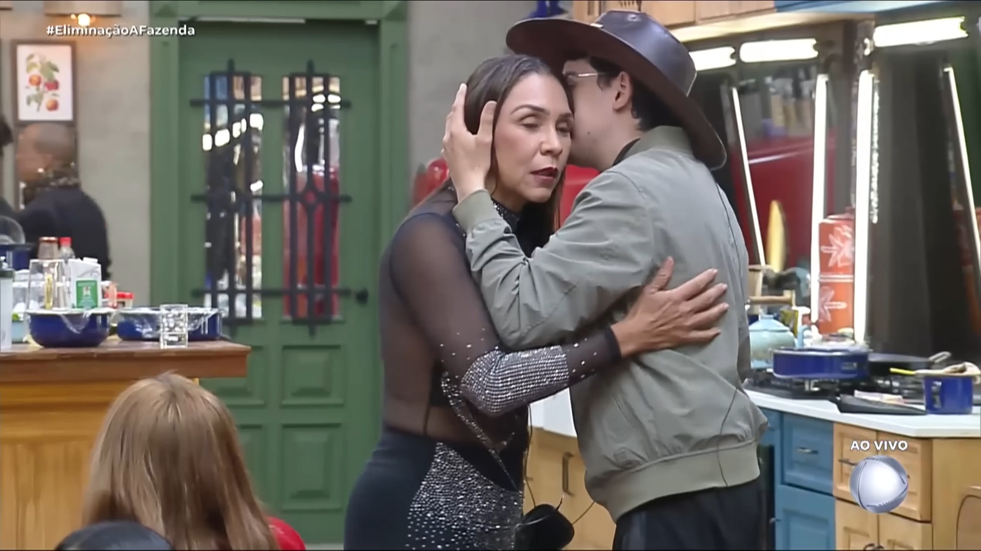 RickSouza's tweet card. A Fazenda 17 desbancou a Globo e liderou a audiência durante 48 minutos consecutivos; reality teve seu melhor desempenho de ibope desde 2023