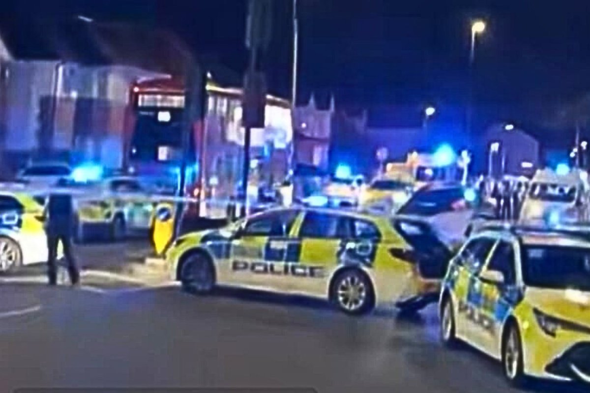 NormanBrennan's tweet card. A police officer was stabbed in the neck after responding to reports of a man carrying a knife in Hounslow.