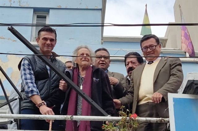 TinformasBo's tweet card. La Asamblea Permanente de Derechos Humanos de Bolivia (APDHB) ha denunciado una ola de destrozos, daños materiales y la desaparición de documentos clave tras la entrega oficial de sus oficinas a su…