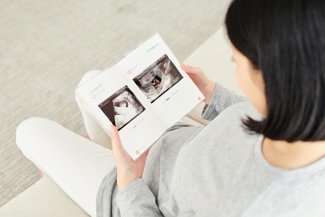 Iloo3Iloo's tweet card. 한국모자보건학회 조사 결과, 국민 44%가 여성의 판단에 따른 인공임신중절에 찬성했으며, 임신중절법 개정 필요성과 여성의 결정권 확대에 대한 인식이 높아졌다.