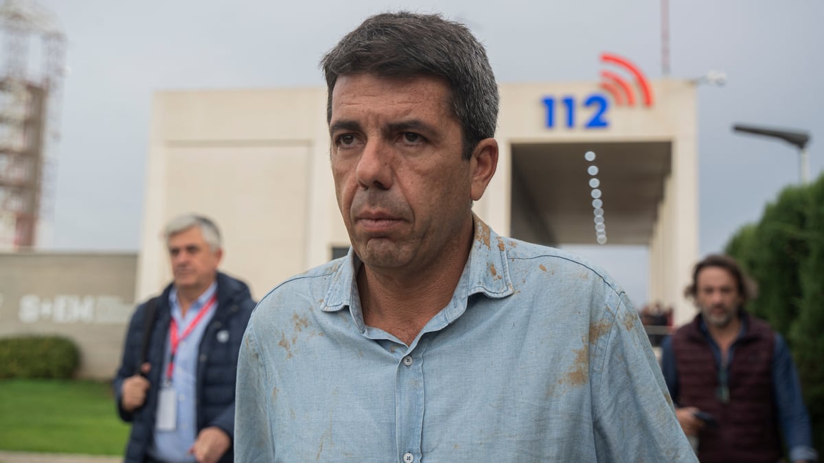 el_pais's tweet card. El presidente valenciano Carlos Mazón compartió por redes en febrero una grabación recortada que investiga un juzgado de Llíria