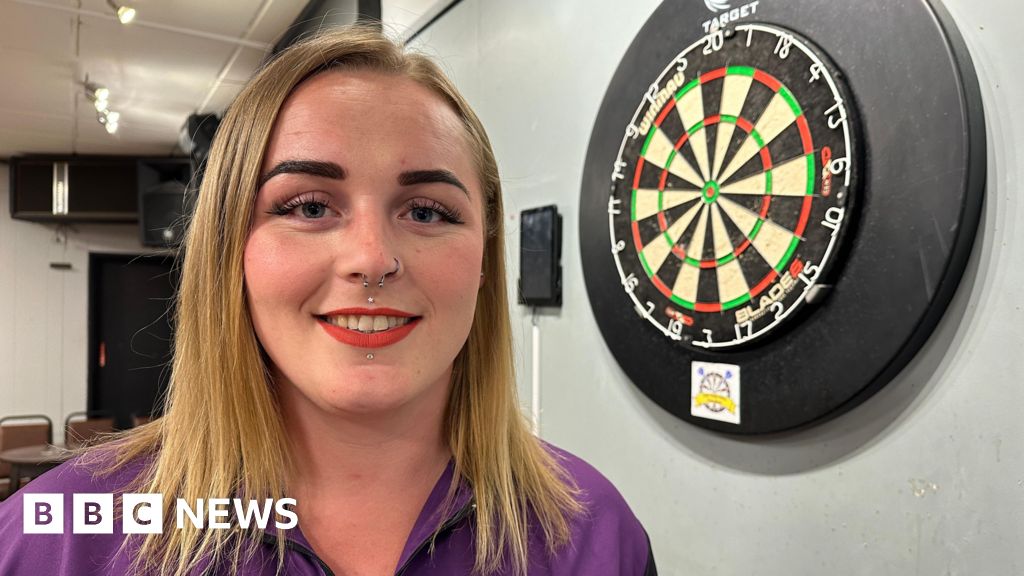 BBCNews's tweet card. Samantha Lewis, from Hull, has been told she is not allowed to play in some women's competitions.