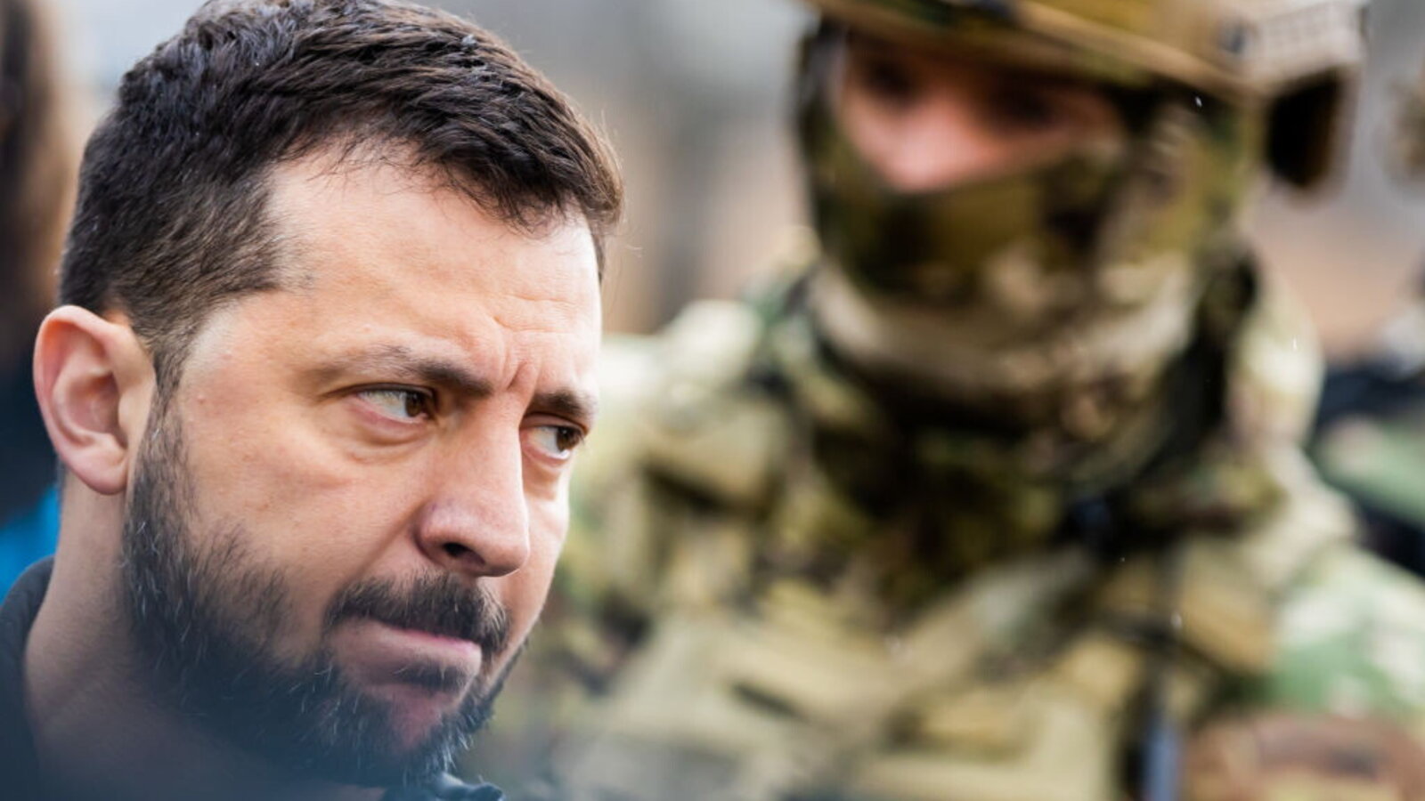 HuffPostItalia's tweet card. In un drammatico video si rivolge alle leadership dell’Ue, che però deve uccidere il padre: gli Stati Uniti che con Trump, e i suoi 28 punti in re…