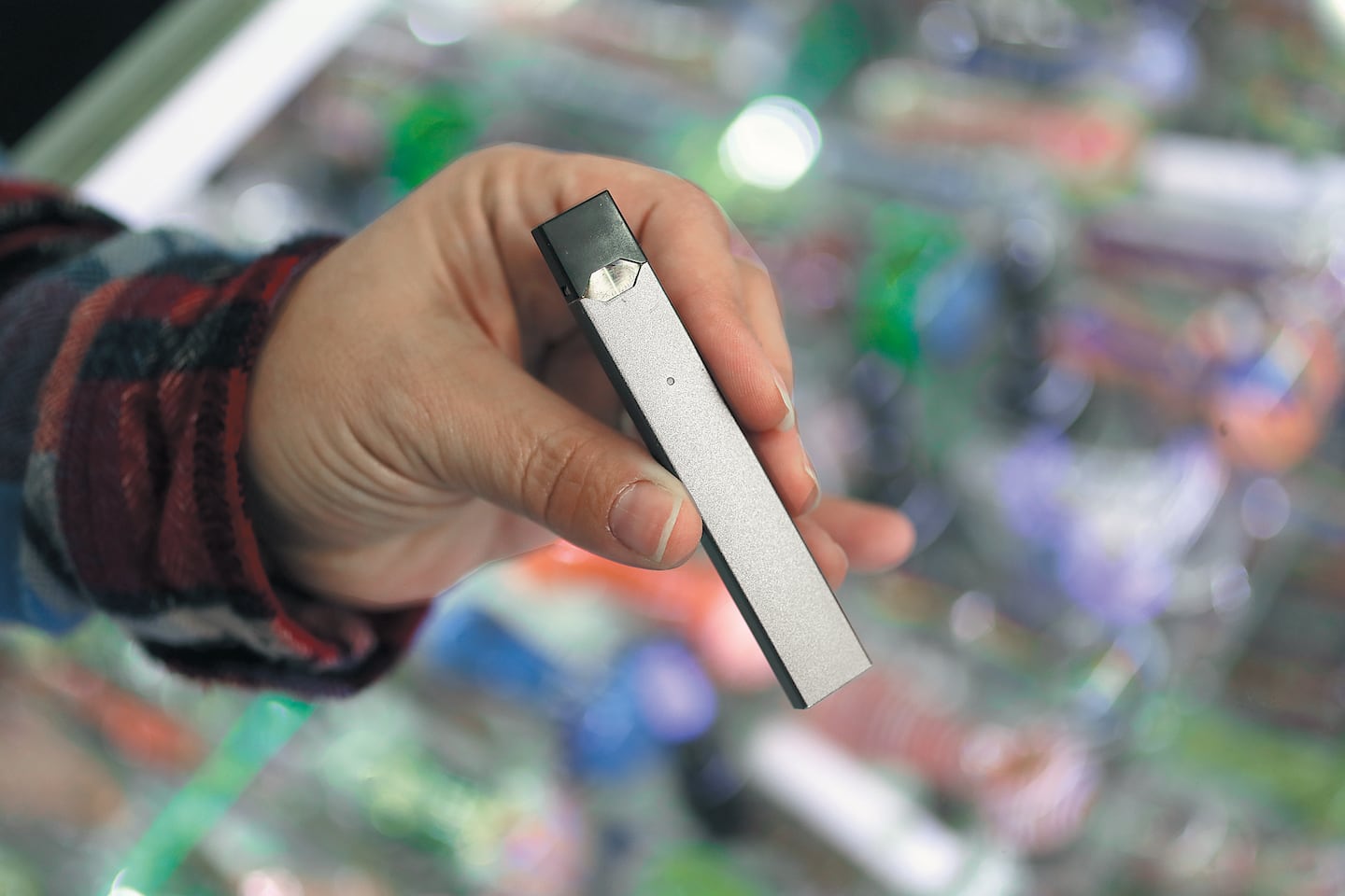 kaizenrtc's tweet card. A sleek, relatively new vaping device called a “Juul” has school administrators sending warning e-mails home.