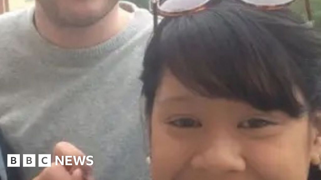 moving_charlie's tweet card. Couple 'stuck in unsellable home' over service fee