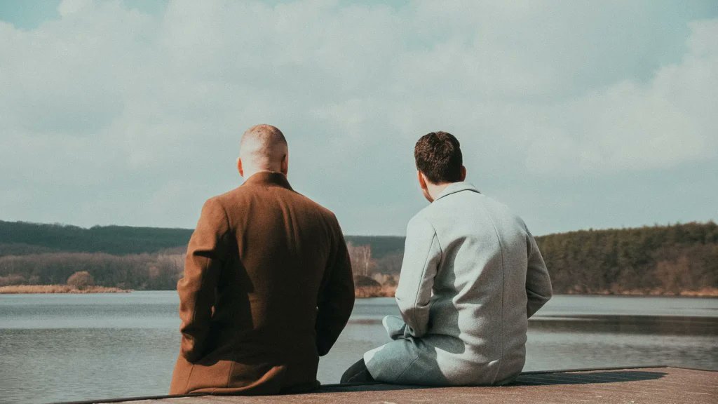 biteproject's tweet card. Nuestras tendencias culturales han logrado eclipsar la importancia de la amistad entre hombres. ¿Qué perdimos en el camino? Entre la soledad, los prejuicios y el olvido eclesial, es necesario...