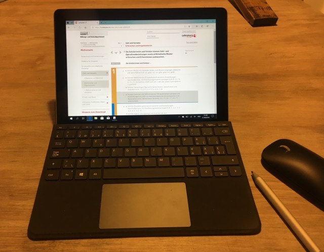 speck_nicole's tweet card. Liebe Blog-Leser Seit dem letzten Dienstag ist das Surface go in der Schweiz erhältlich.  In den letzten drei Wochen durfte ich den neuen kleinen Bruder der Surface Familie testen. Das Gerät wird f…