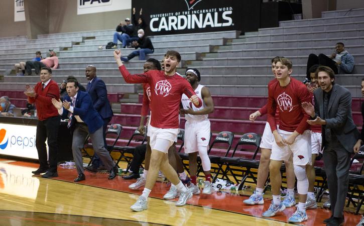 UIWMBB's tweet card. Men's Basketball Heads to Louisiana for a Pair of Games