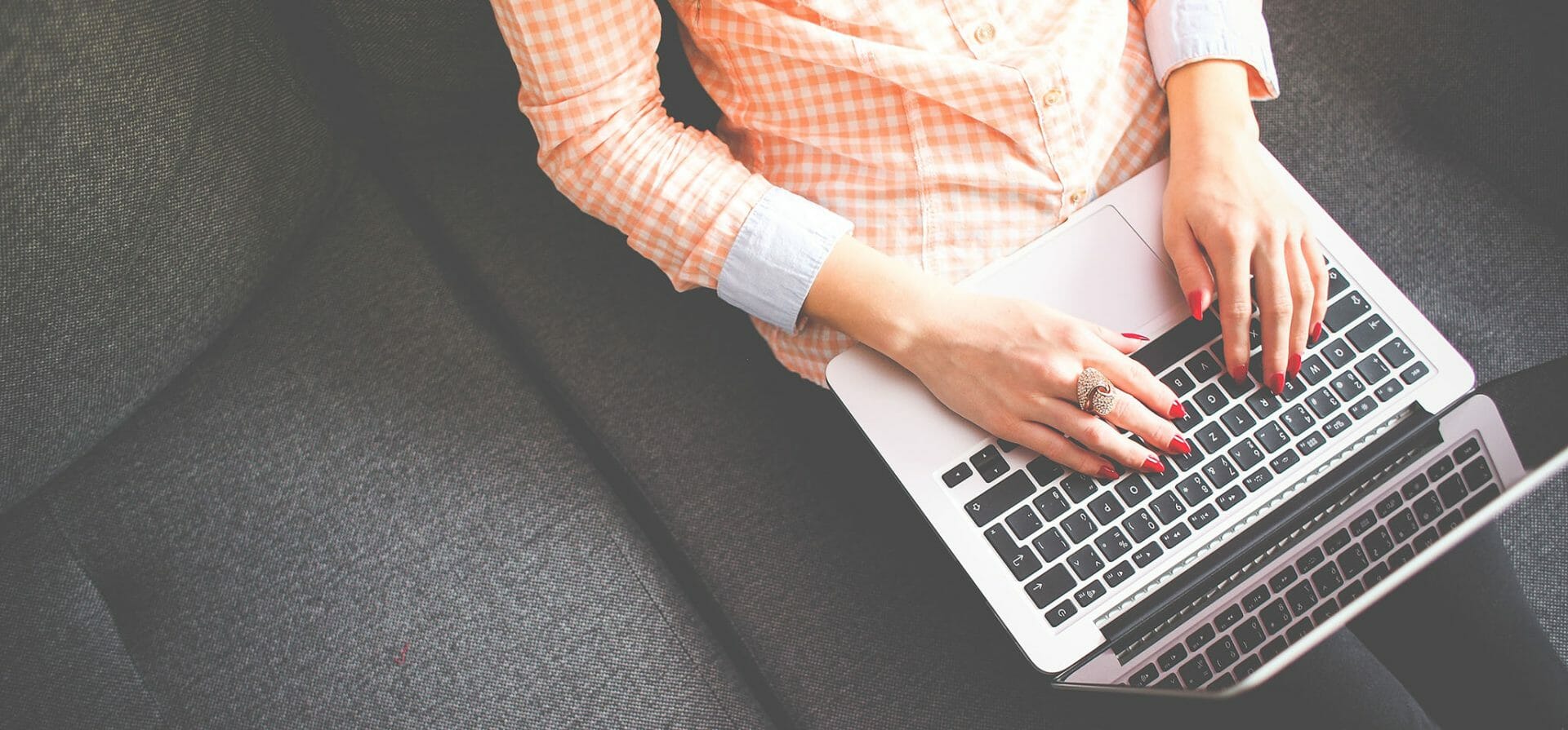 easygenerator's tweet card. It's often difficult to start creating e-learning courses, however, Easygenerator makes it easy to get started with Employee-generated Learning.