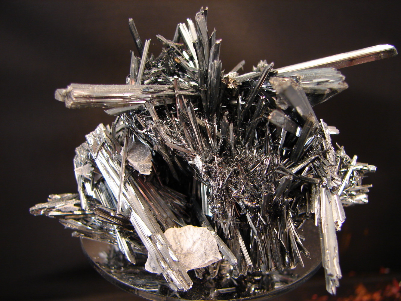 IMTechfr's tweet card. La France fut, un temps, le premier producteur mondial d’antimoine.