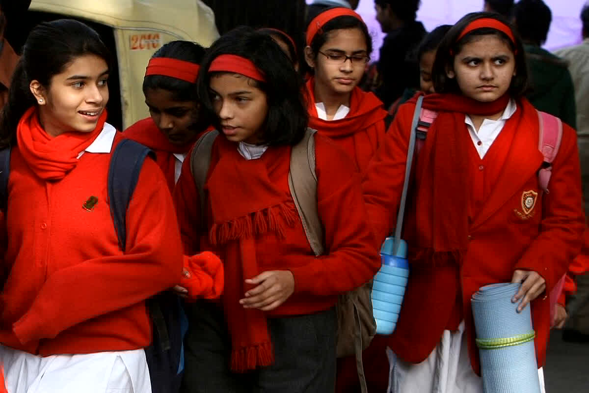 IBC24News's tweet card. Winter Vacation 2025 School: एक दिसंबर से शीतकालीन अवकाश, बंद रहेंगे सभी स्कूल, खुद शिक्षा मंत्री ने किया ऐलान